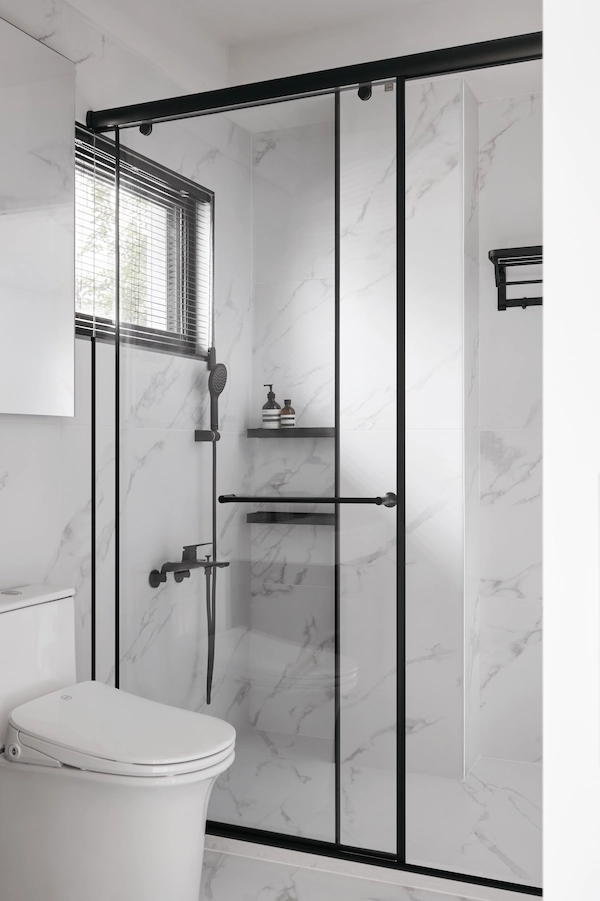 狹長型衛浴空間